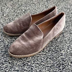 INDIGO RD Women's Sz 7.5M HANI2 Taupe Brown Velvet Loafer Slip On Flats COMFORT
